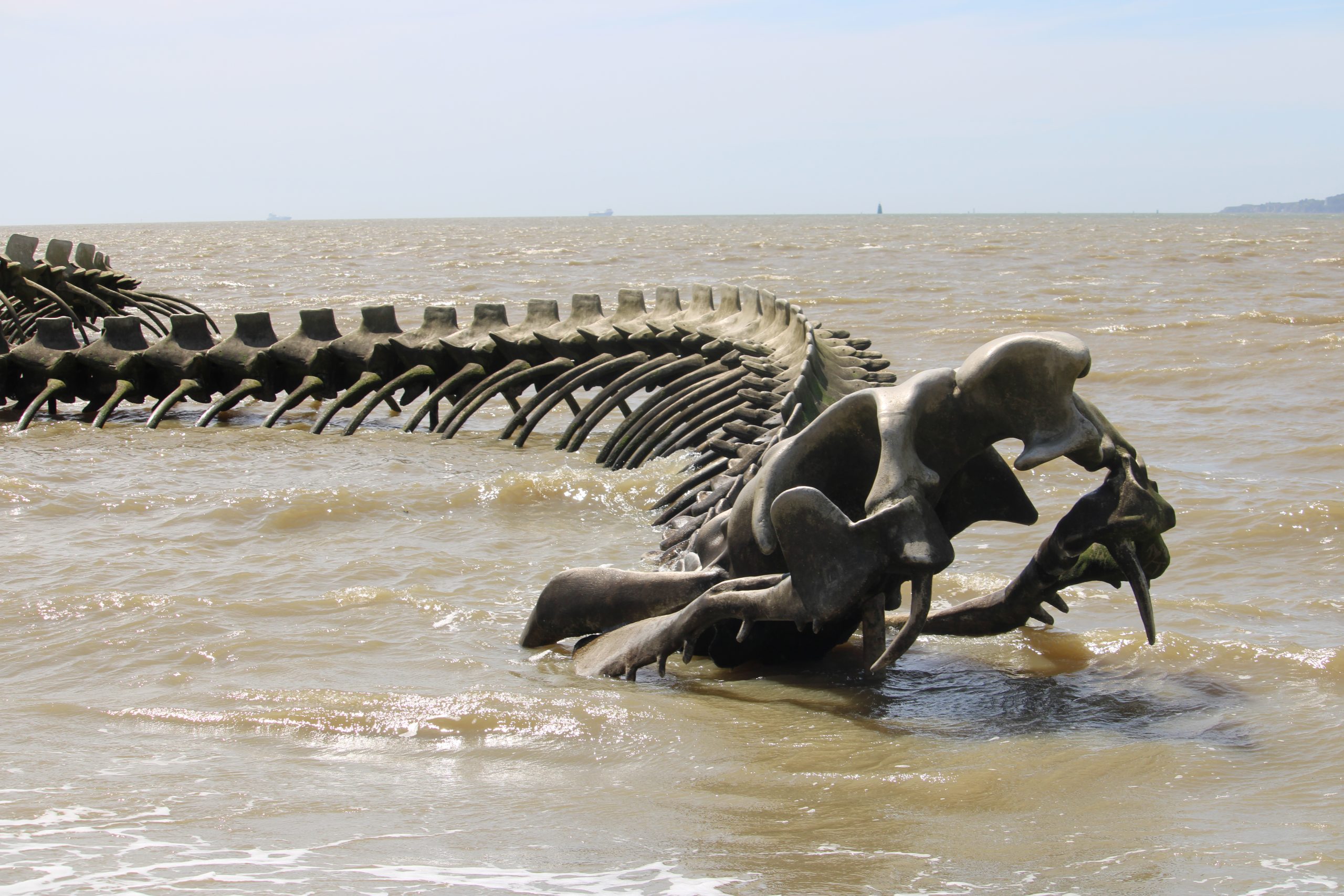 Le Serpent d'Océan à Saint-Brevin-les-Pins : Entre Art et Nature - Club  Voyage privé